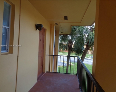 7801 S Colony Cir S - Photo Thumbnail 23