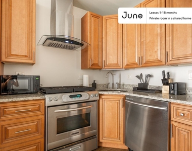 2632 N Ashland Avenue - Photo Thumbnail 12