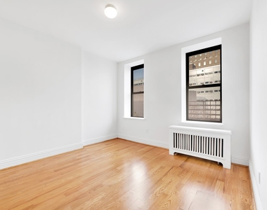 426 West 49th Street - Photo Thumbnail 2