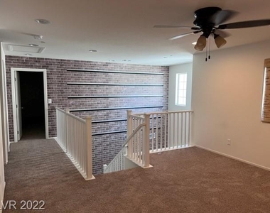 329 Homeward Way - Photo Thumbnail 12