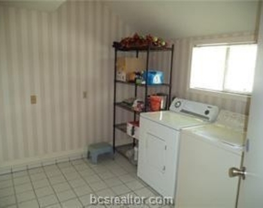 505 Brookside Drive - Photo Thumbnail 12