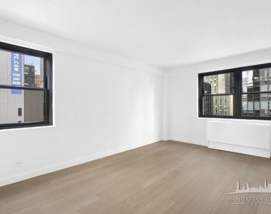 222 East 39th Street - Photo Thumbnail 2