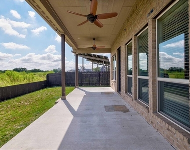 362  Clear Springs Holw - Photo Thumbnail 17