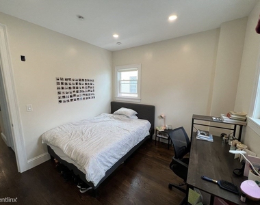 35 Foster St Apt 2 - Photo Thumbnail 8