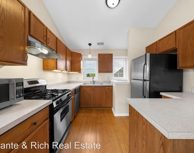 2811 Rutland Circle #201 - Photo Thumbnail 4