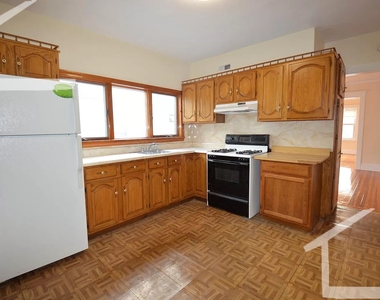 39 Montfern Ave Apt 2 - Photo Thumbnail 11