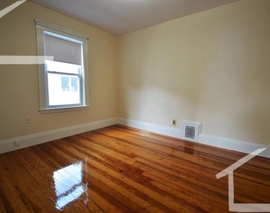 39 Montfern Ave Apt 2 - Photo Thumbnail 19