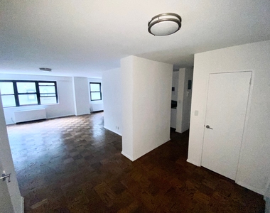 401 East 88th Street - Photo Thumbnail 0