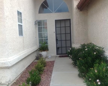 1804 Escondido Terrace - Photo Thumbnail 2