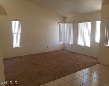 3604 Freestone Lane - Photo Thumbnail 2