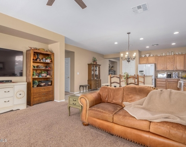 41436 N Bent Creek Way - Photo Thumbnail 18