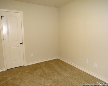 6930 Lakeview Dr - Photo Thumbnail 22