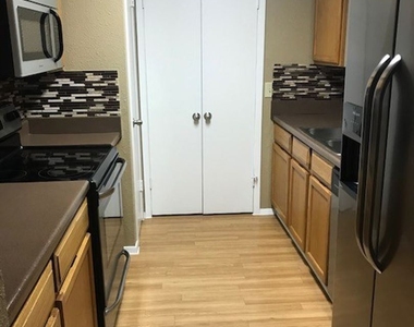2815 Richmond Rd - Photo Thumbnail 3