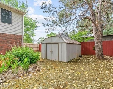 2704 Forestview Drive - Photo Thumbnail 33