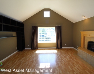 9641 Eagle Hills Way - Photo Thumbnail 4