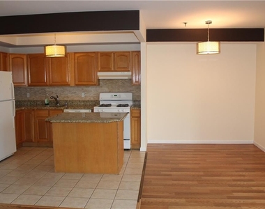 1432 Outlook Avenue - Photo Thumbnail 2