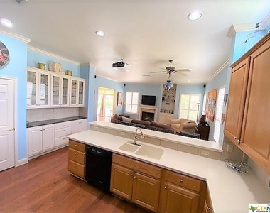 204 Whippoorwill Cove - Photo Thumbnail 18