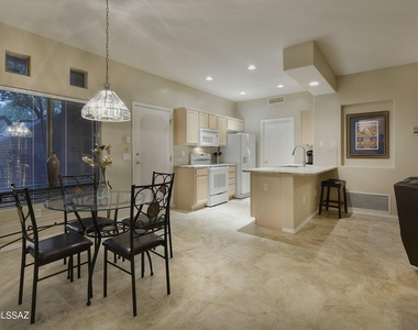 655 W Vistoso Highlands Drive - Photo Thumbnail 9