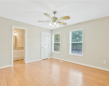 2712 Candler Court Sw - Photo Thumbnail 17