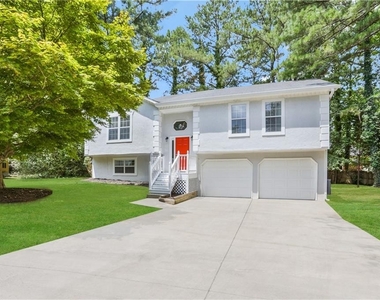 2712 Candler Court Sw - Photo Thumbnail 1