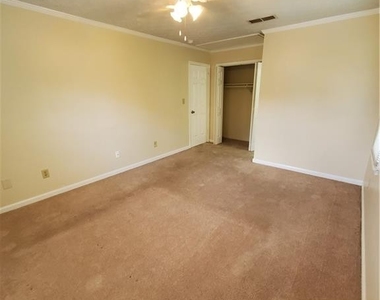 1390 Kennesaw Trace Court Nw - Photo Thumbnail 10