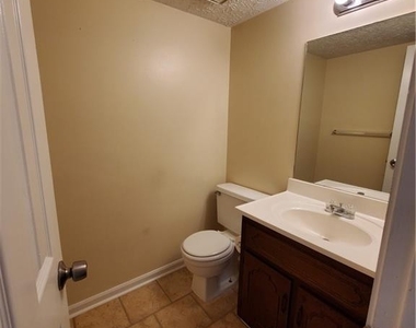 1390 Kennesaw Trace Court Nw - Photo Thumbnail 7