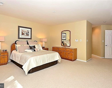 1404 Hemingway Court - Photo Thumbnail 14