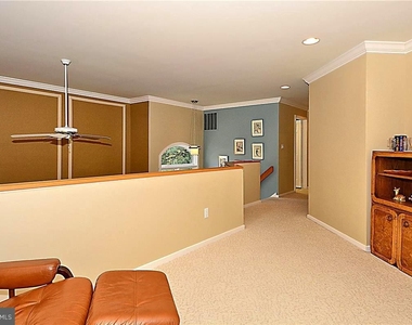 1404 Hemingway Court - Photo Thumbnail 10