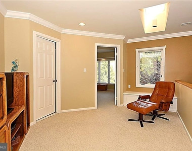 1404 Hemingway Court - Photo Thumbnail 11