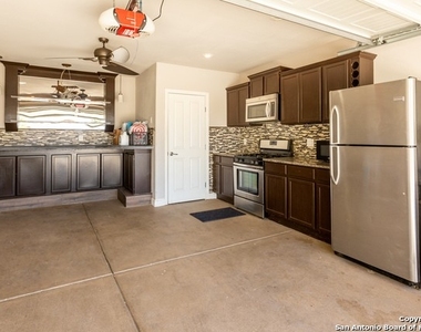 10929 Charreada Trail - Photo Thumbnail 32