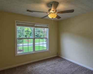 1008 Pine Acre - Photo Thumbnail 20