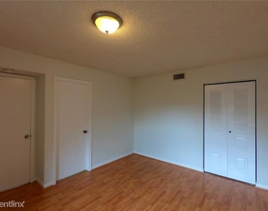 9044 W Atlantic Blvd - Photo Thumbnail 11