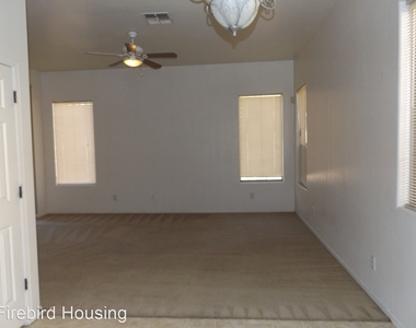 2526 E Remington Pl - Photo Thumbnail 10