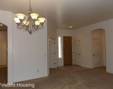 2526 E Remington Pl - Photo Thumbnail 2