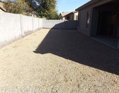 2526 E Remington Pl - Photo Thumbnail 13