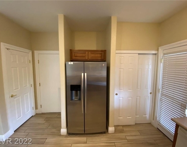 8420 Winterchase Place - Photo Thumbnail 7