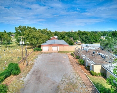 901 Nw 25th Street - Photo Thumbnail 1