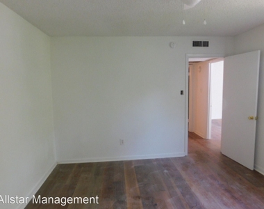 6707 Majestic Oak Place - Photo Thumbnail 5