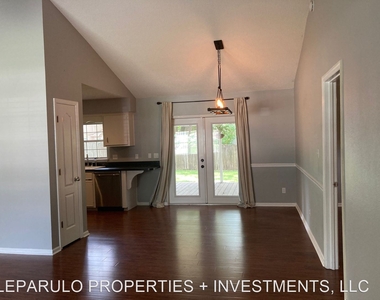 3057 Laredo Drive - Photo Thumbnail 6