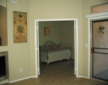 8180 E Michelle Drive - Photo Thumbnail 7