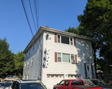 105 Ringwood Ave - Photo Thumbnail 14