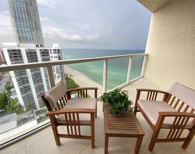 16699 Collins Ave (avail Now) - Photo Thumbnail 2