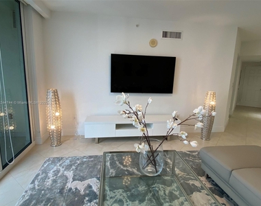 16699 Collins Ave (avail Now) - Photo Thumbnail 6