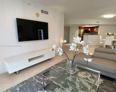 16699 Collins Ave (avail Now) - Photo Thumbnail 5