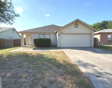 8136 Maple Meadow Dr - Photo Thumbnail 1