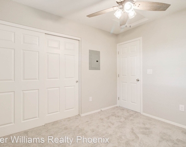 286 West Palomino Drive Unit 101 - Photo Thumbnail 13