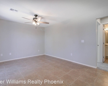 286 West Palomino Drive Unit 101 - Photo Thumbnail 6