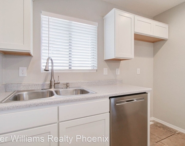 286 West Palomino Drive Unit 101 - Photo Thumbnail 4