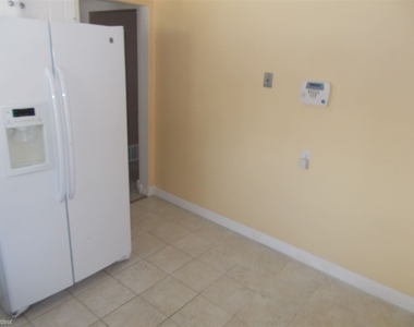 7565 Southeastern Ave - Photo Thumbnail 1