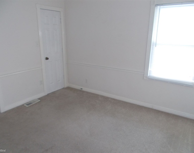 7565 Southeastern Ave - Photo Thumbnail 4